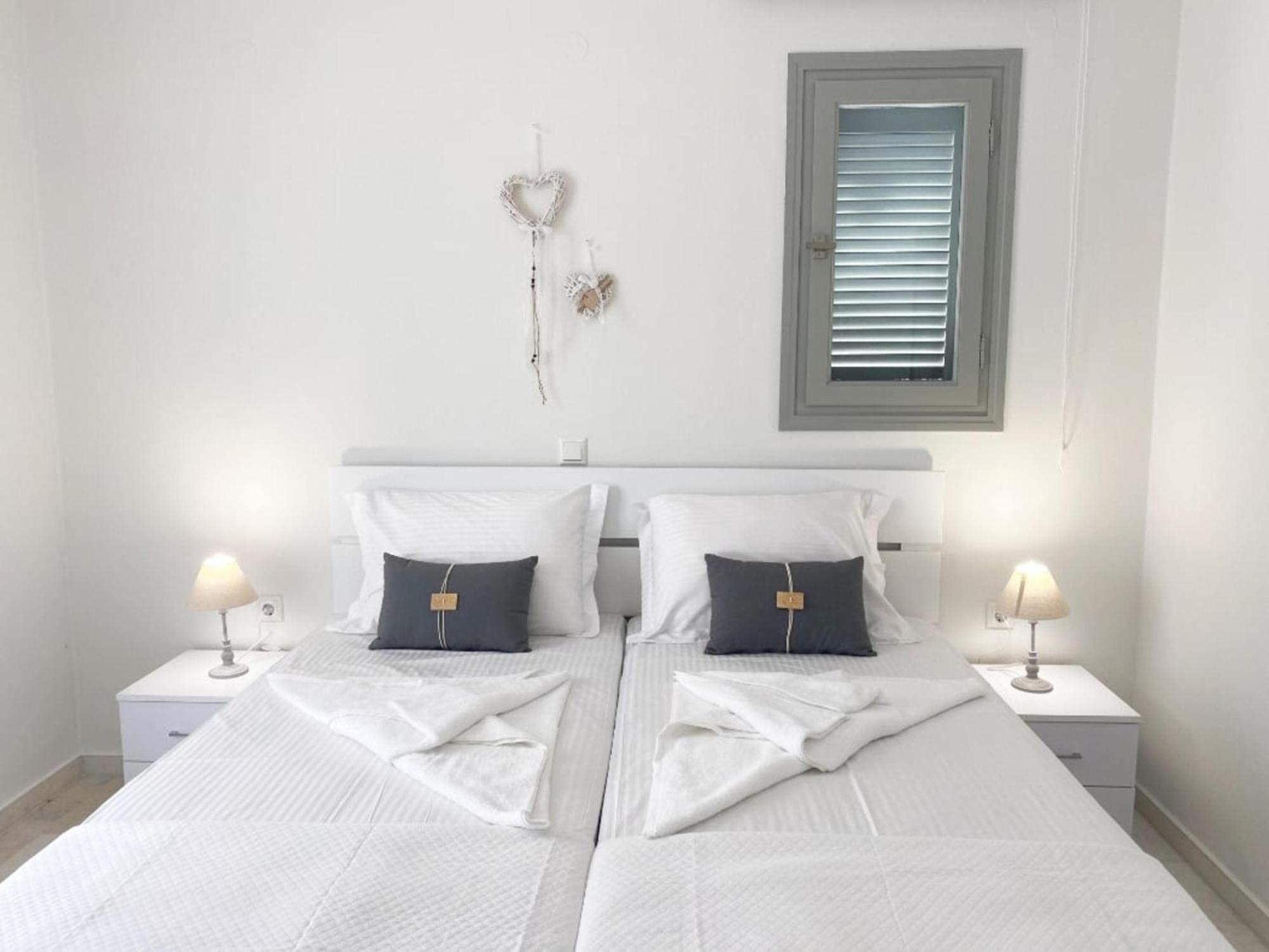 Heart Of Paros Apartments ภายนอก รูปภาพ