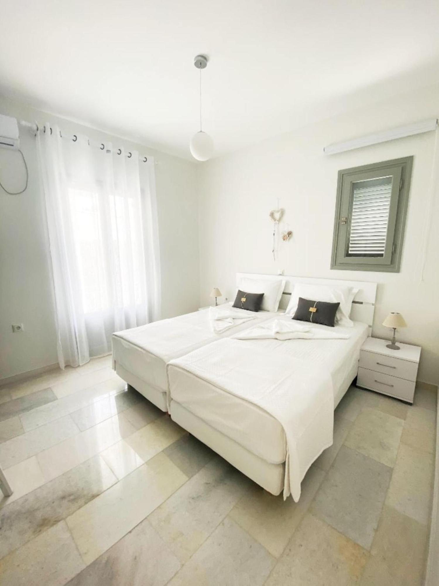 Heart Of Paros Apartments ภายนอก รูปภาพ