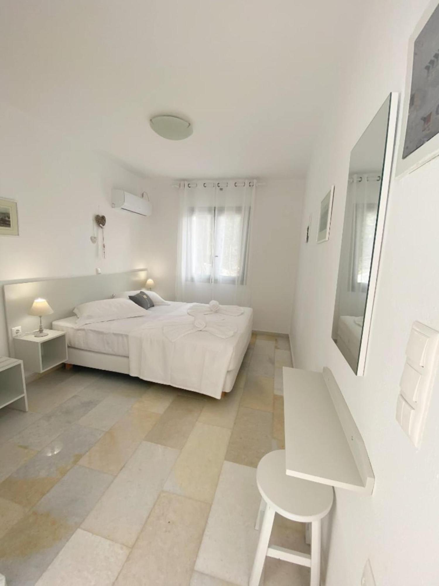 Heart Of Paros Apartments ภายนอก รูปภาพ