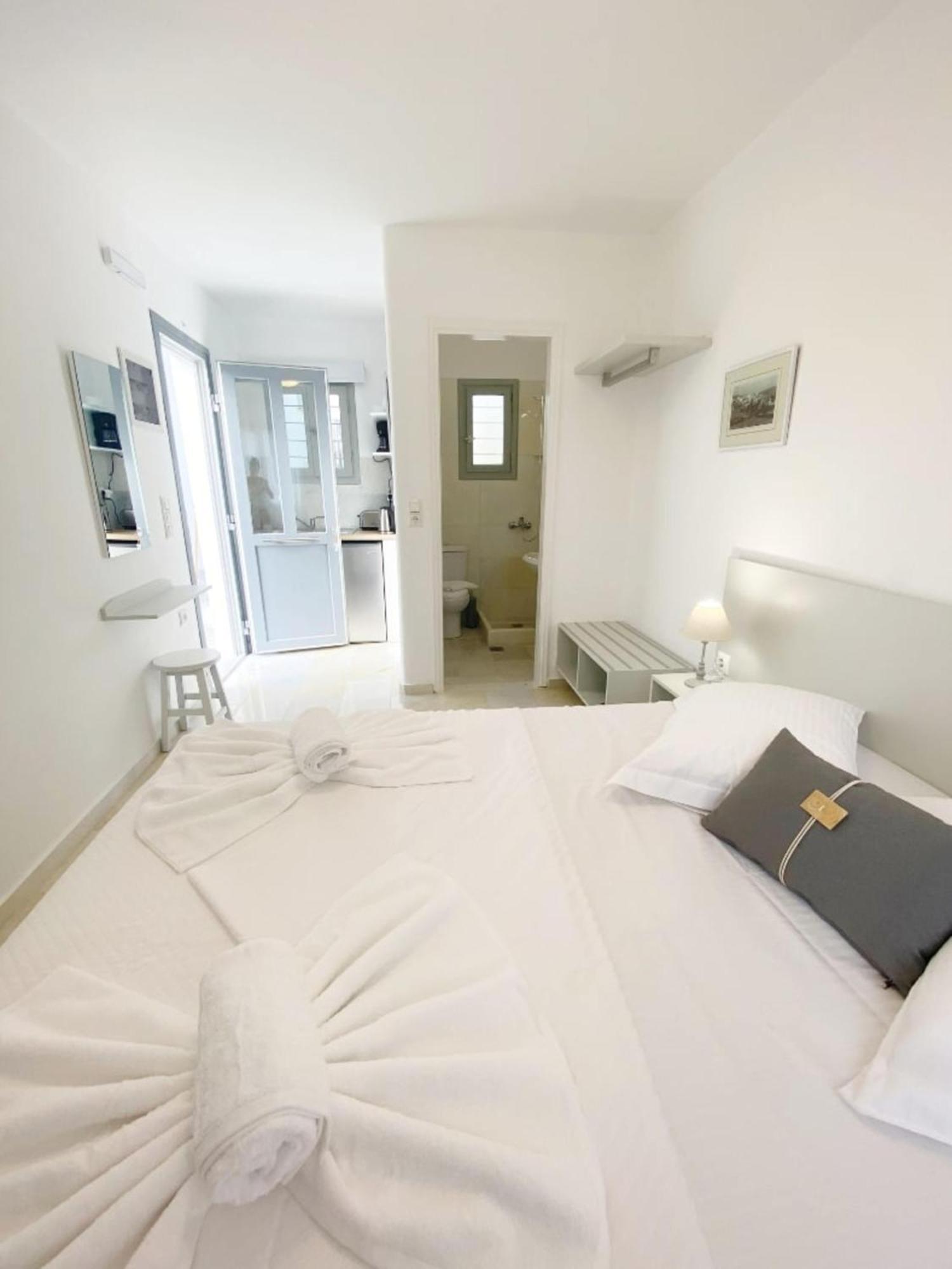 Heart Of Paros Apartments ภายนอก รูปภาพ
