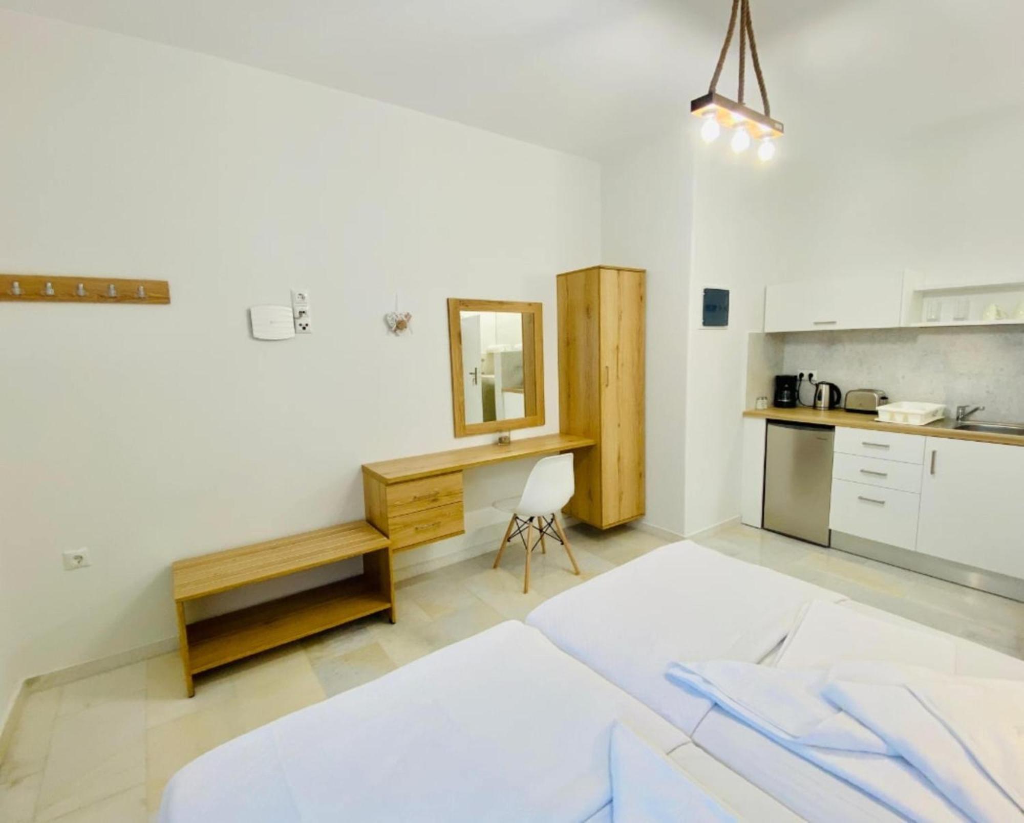 Heart Of Paros Apartments ภายนอก รูปภาพ