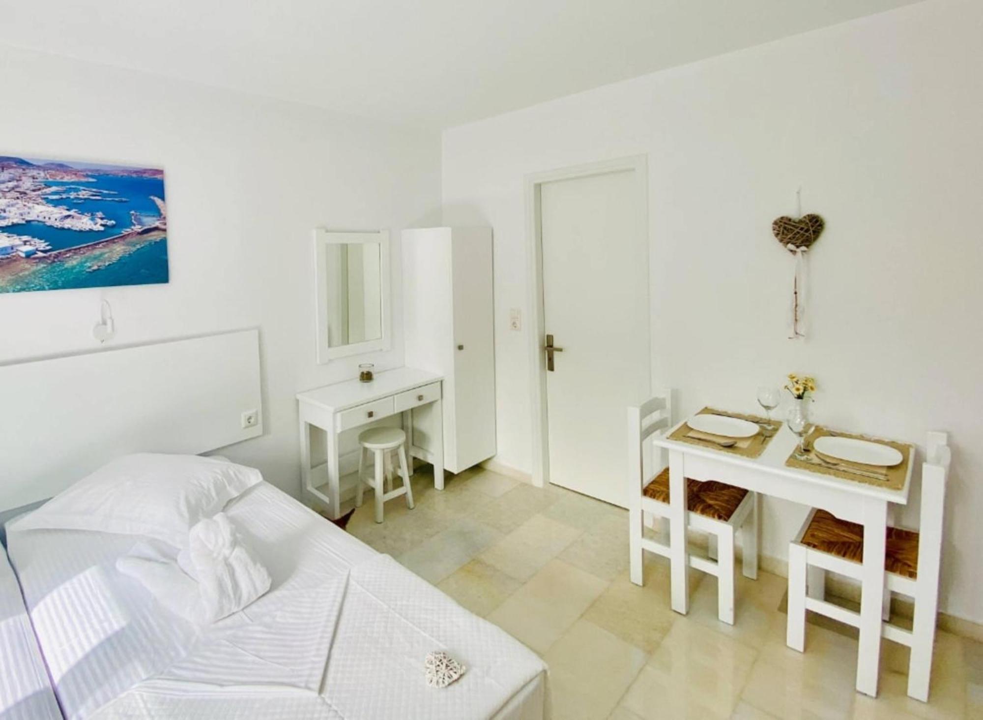 Heart Of Paros Apartments ภายนอก รูปภาพ